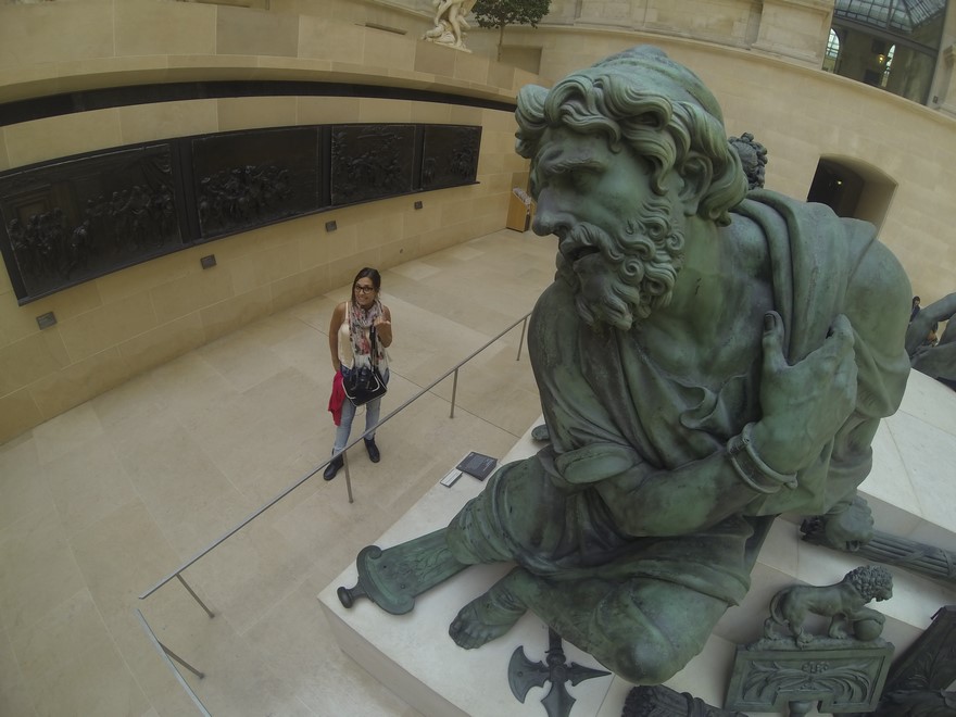 Louvre: entre multitudes y memorias&nbsp;prestadas